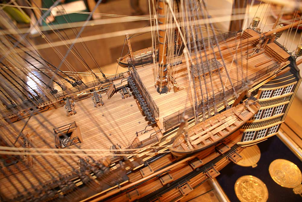 Сборка парусного корабля. Виктори корабль Адмирала Нельсона. Корабль Адмирала Нельсона Виктори музей. Модель корабля HMS Victory Mantua сборка.