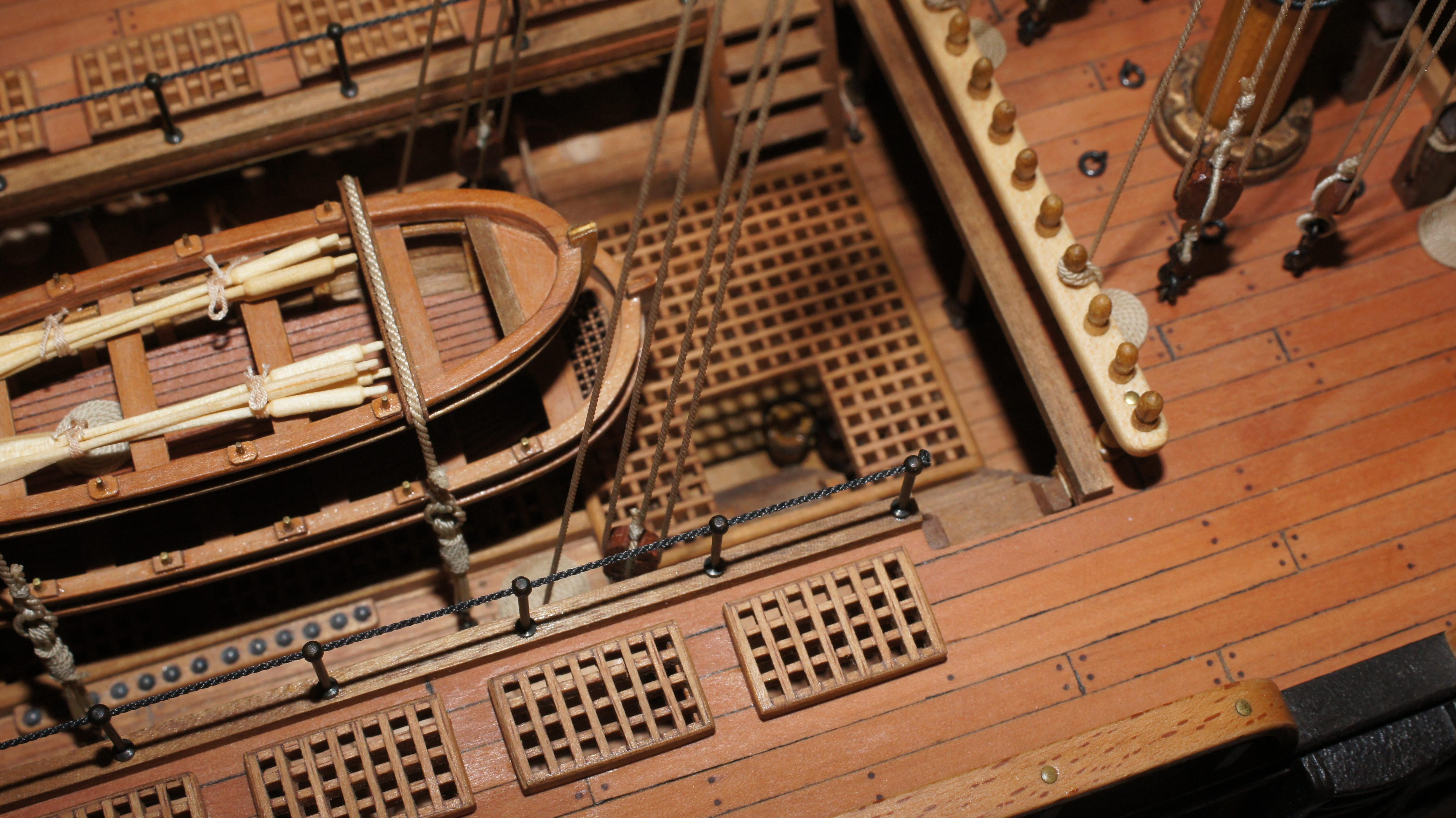 Палуба шлюпки. Двенадцать апостолов линейный корабль, 1841. HMS Victory 1765 каюта капитана. Модель корабля Sirene масштаб 1:75. HMS Victory 1765 внутри.