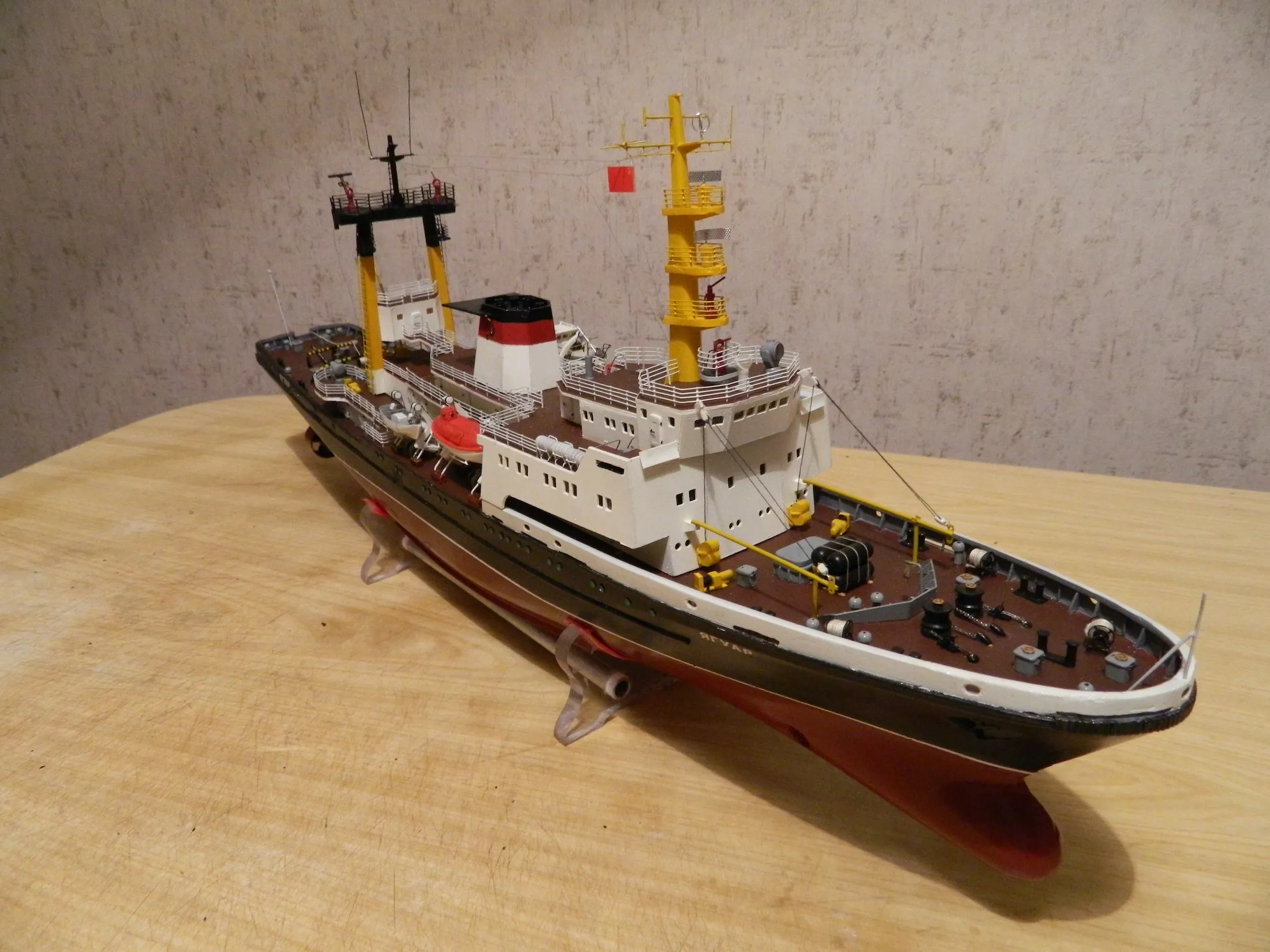Модель корабля Буксир спасатель «Ягуар» - Верфь на Столе
