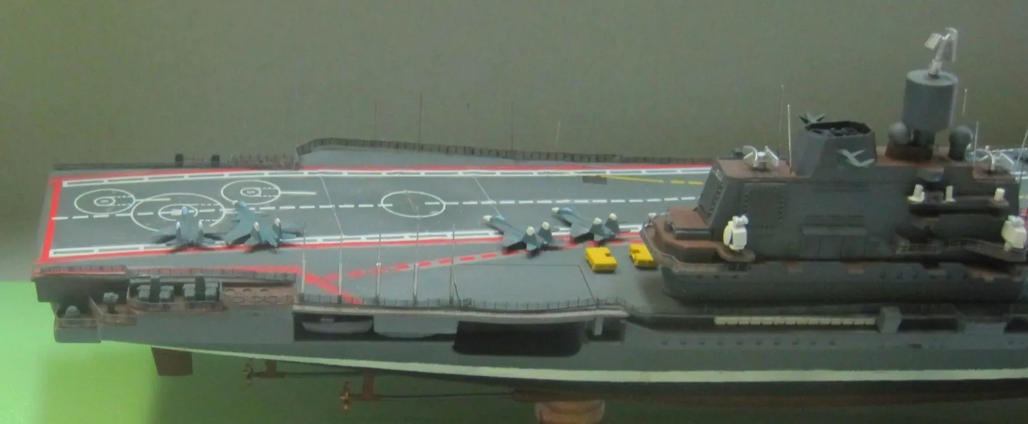 Модель корабля Авианесущий крейсер "Адмирал Кузнецов" - Верфь на Столе