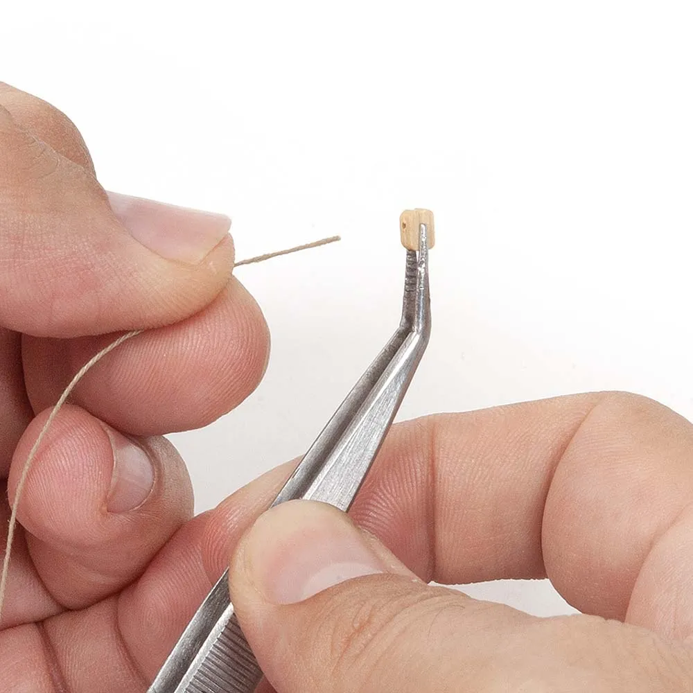 Изогнутый пинцет 11 см