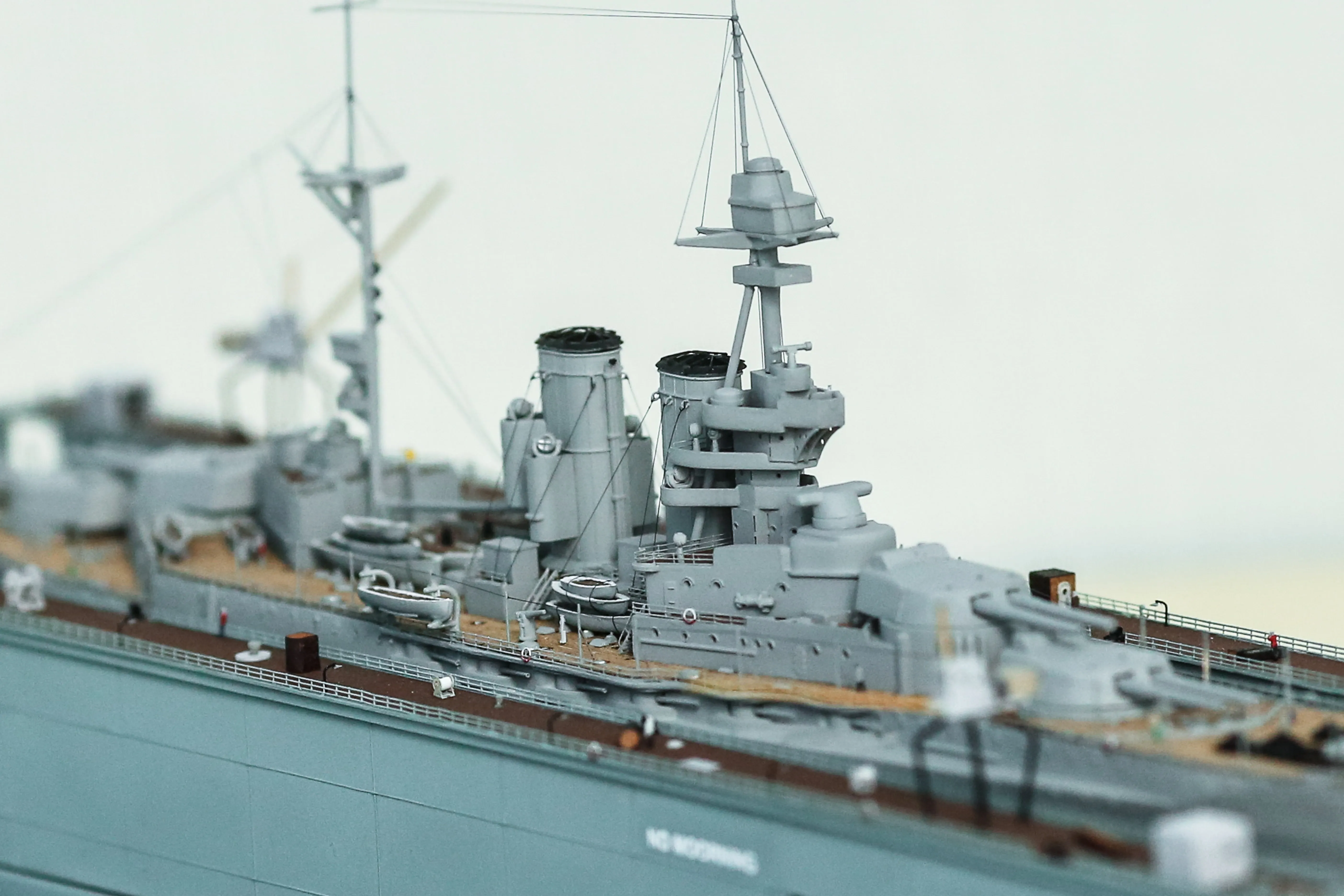 Модель корабля Линкор "Квин Элизабет" в доке - Верфь на Столе