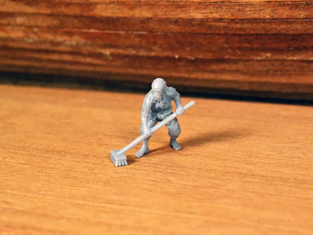 Фигурка матроса со шваброй, 22 мм