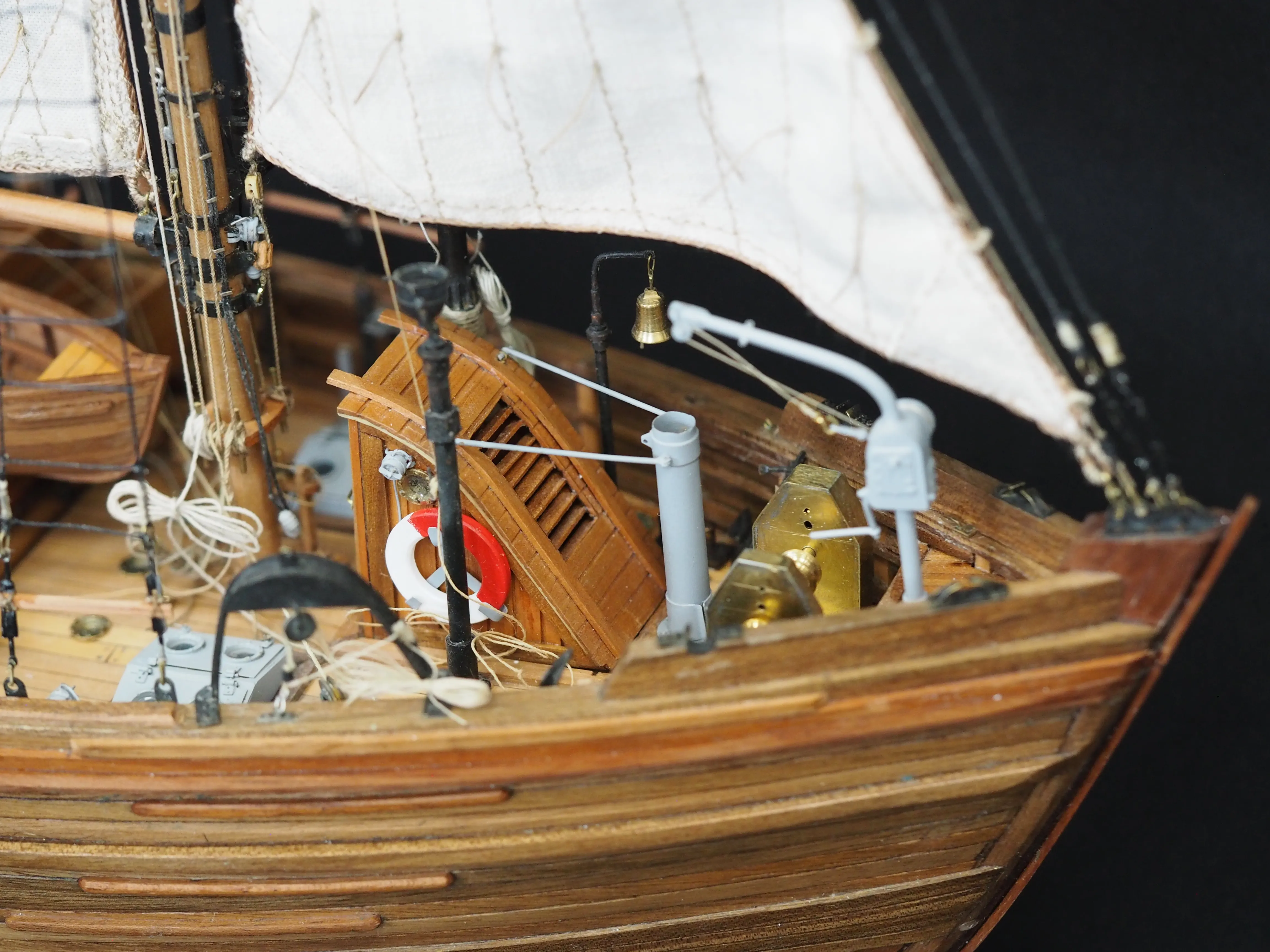 Модель корабля 17 метровый траловый рыболовный бот ГДР - Верфь на Столе