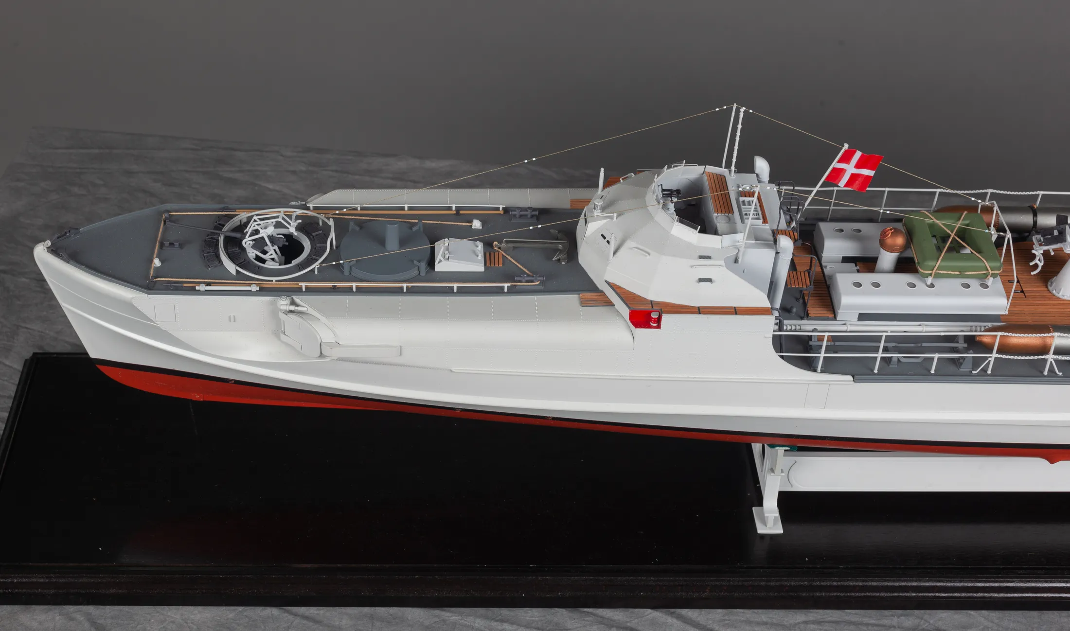 Модель корабля Schnellboot S-100 - Верфь на Столе