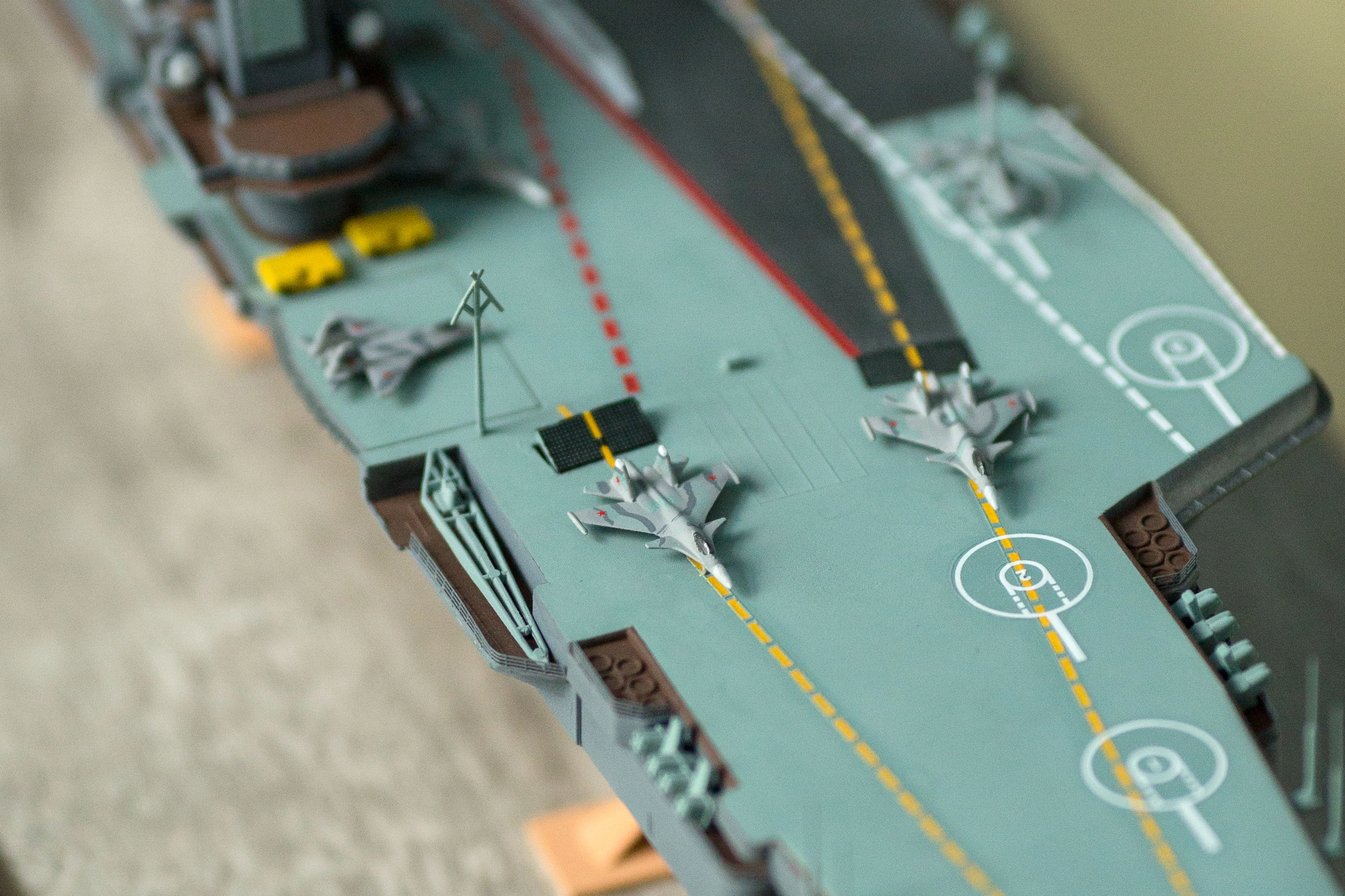 Модель корабля Авианесущий крейсер "Адмирал Кузнецов" - Верфь на Столе