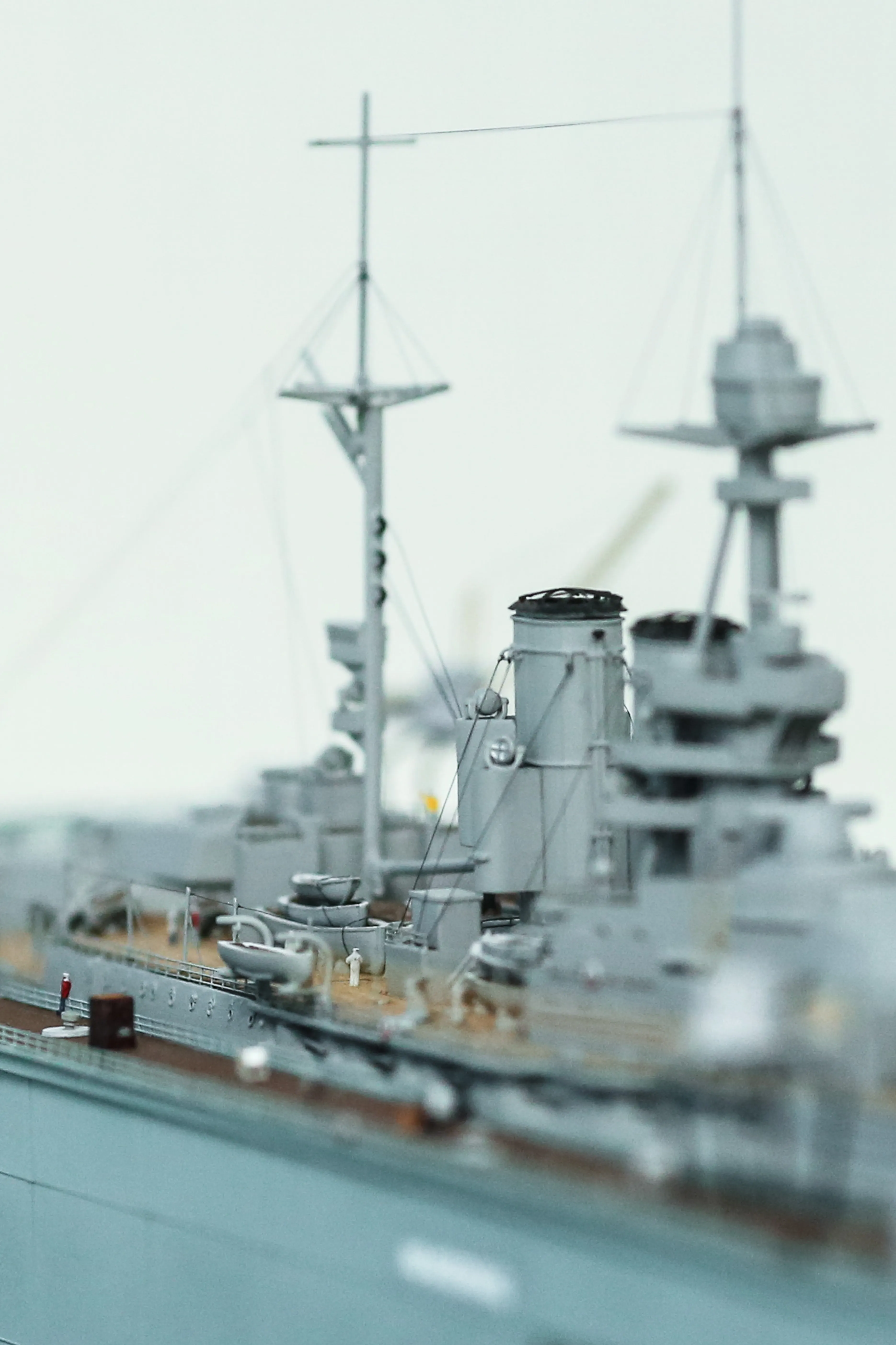 Модель корабля Линкор "Квин Элизабет" в доке - Верфь на Столе
