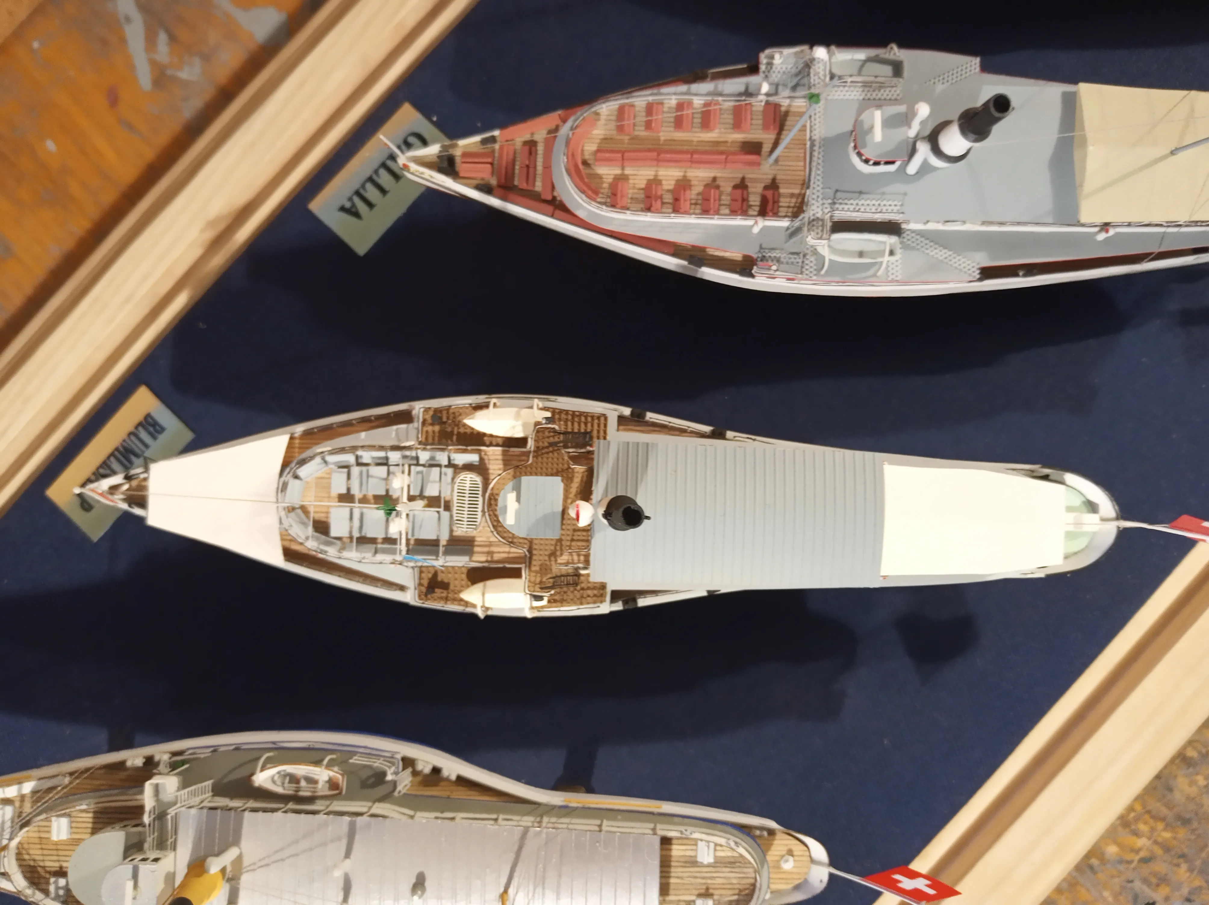 Модель корабля Колёсные пароходы Швейцарских озёр - Верфь на Столе