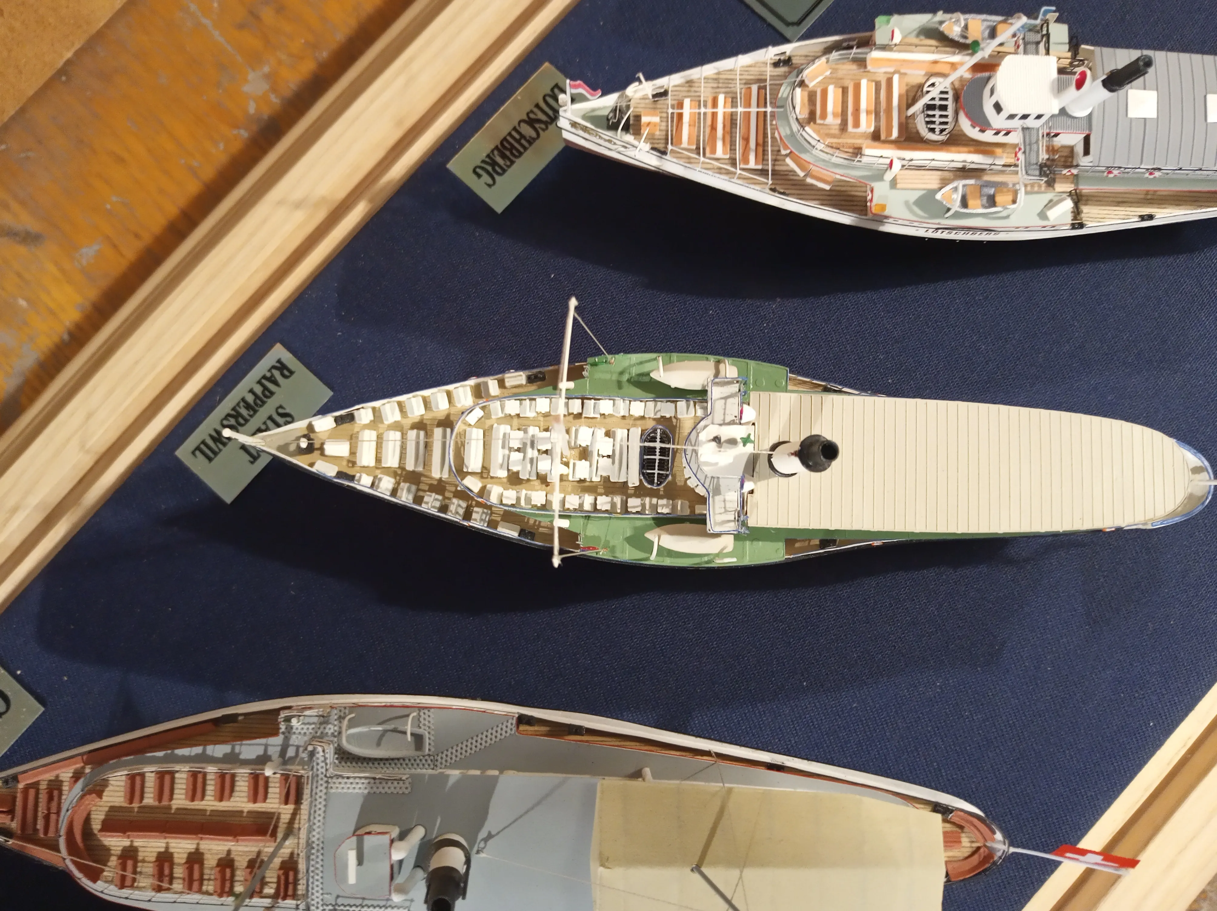 Модель корабля Колёсные пароходы Швейцарских озёр - Верфь на Столе