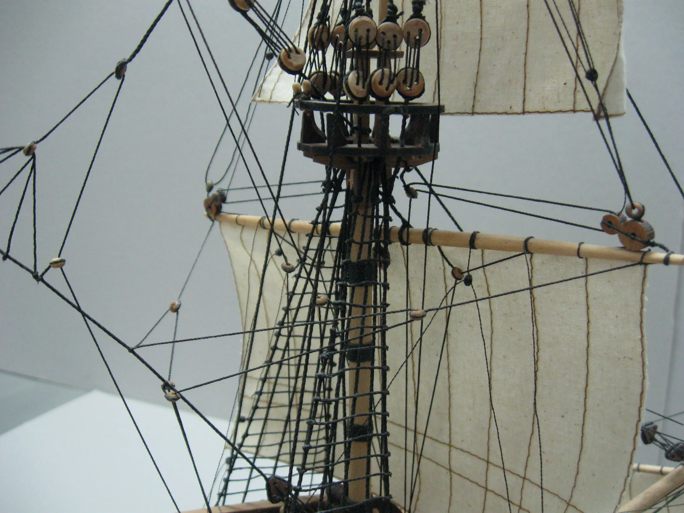 Модель корабля Галеон Золотая Лань - Верфь на Столе