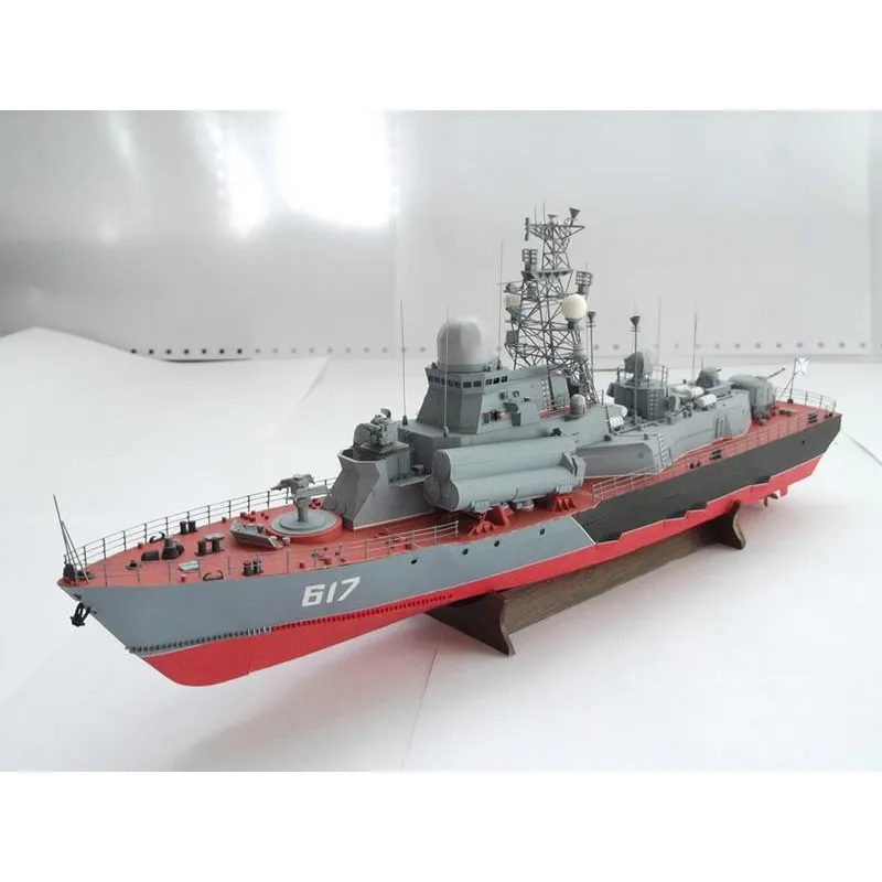 Модель из картона малый ракетный корабль "Мираж", СССР 1987 г Модель из картона малый ракетный корабль "Мираж", СССР 1987 г