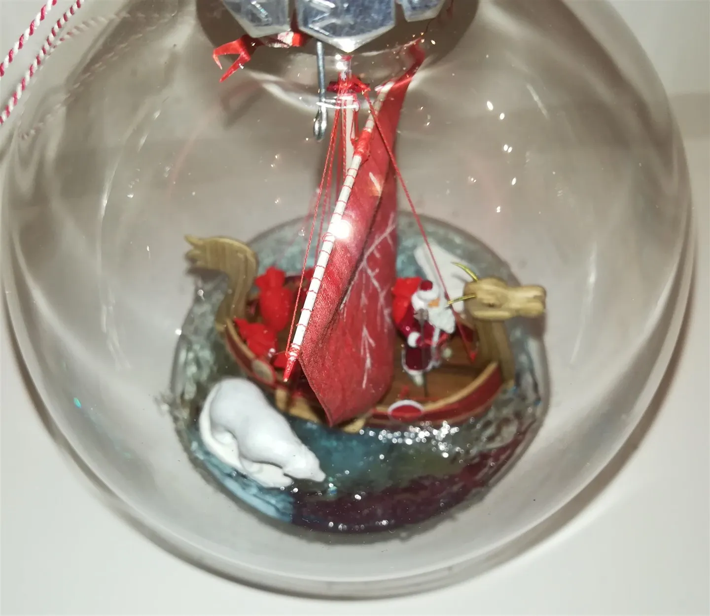 Модель корабля композиция в елочном шаре “Дед Мороз везет подарки”  - Верфь на Столе