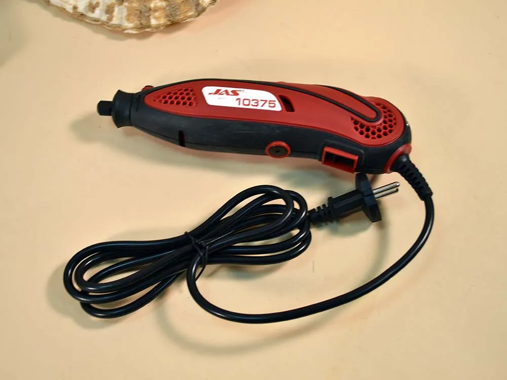 Бормашина 135 Вт, 10000-32000 об/мин., гибкий вал, принадлежности 10375 Бормашина 135 Вт, 10000-32000 об/мин., гибкий вал, принадлежности 10375