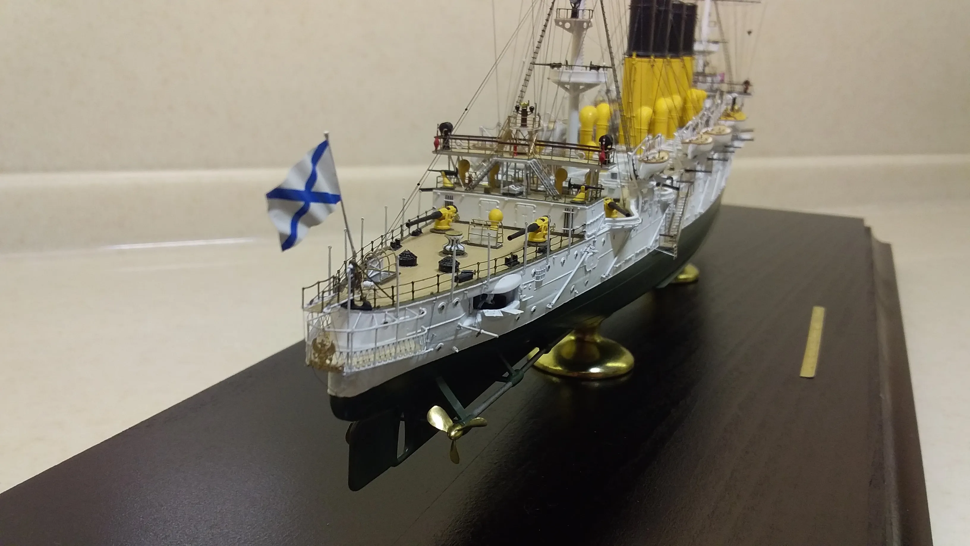 Модель корабля Бронепалубный крейсер 1 ранга «Варяг» - Верфь на Столе