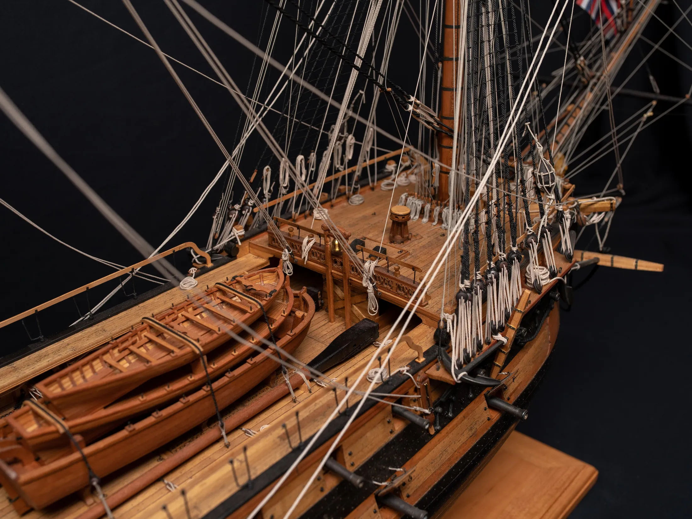 Модель корабля Bonhomme Richard - Верфь на Столе