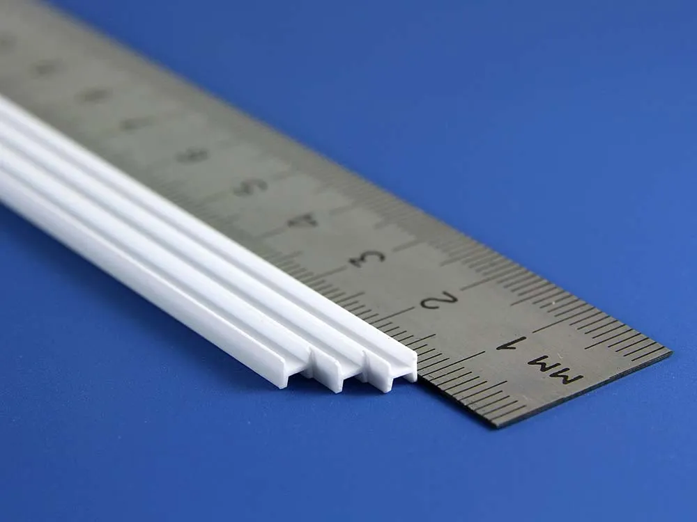 Двутавр пластиковый 3,2х2,9 мм, 3 шт/уп.