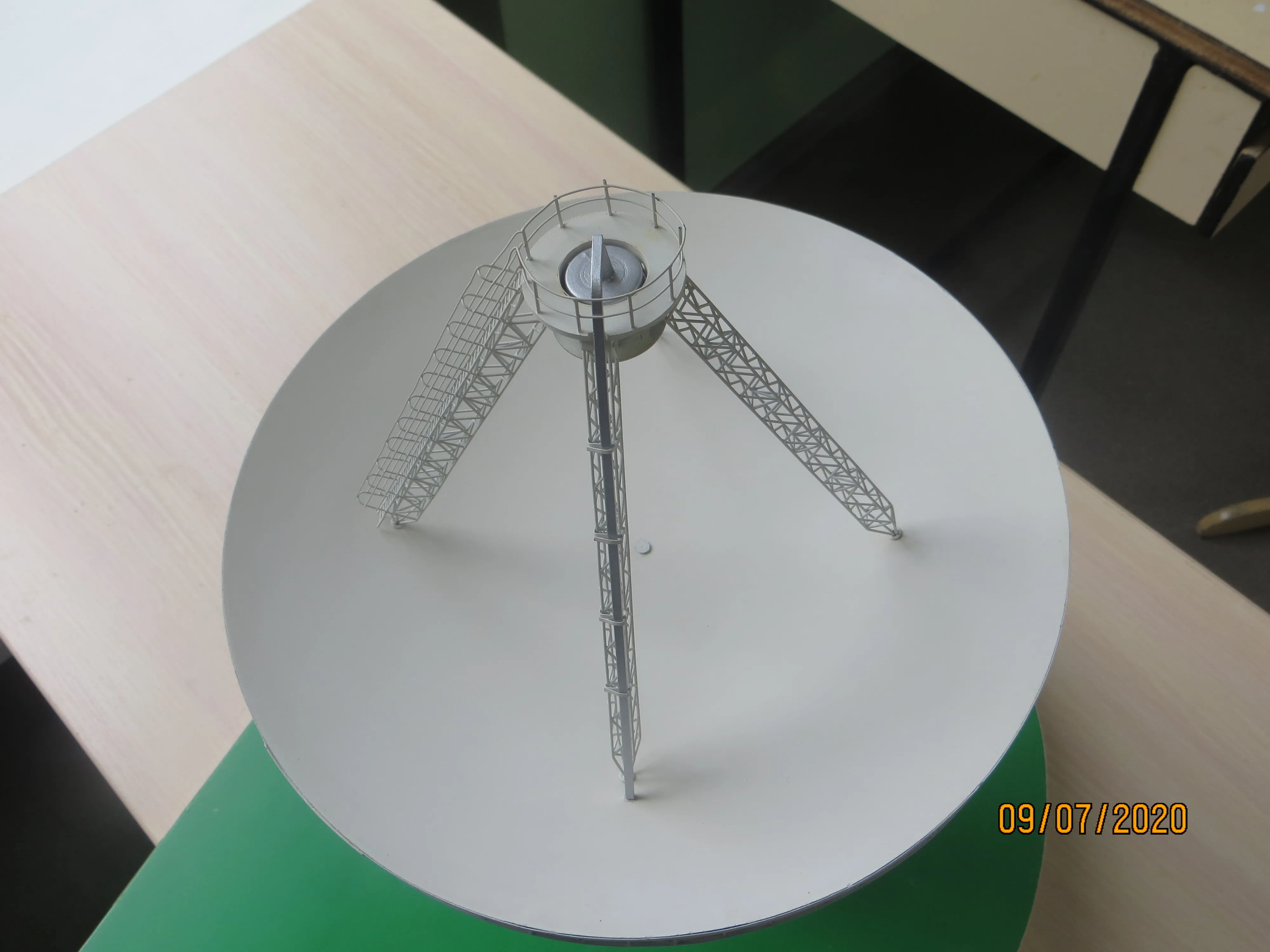 Модель корабля Передающая параболическая антенна  - Верфь на Столе