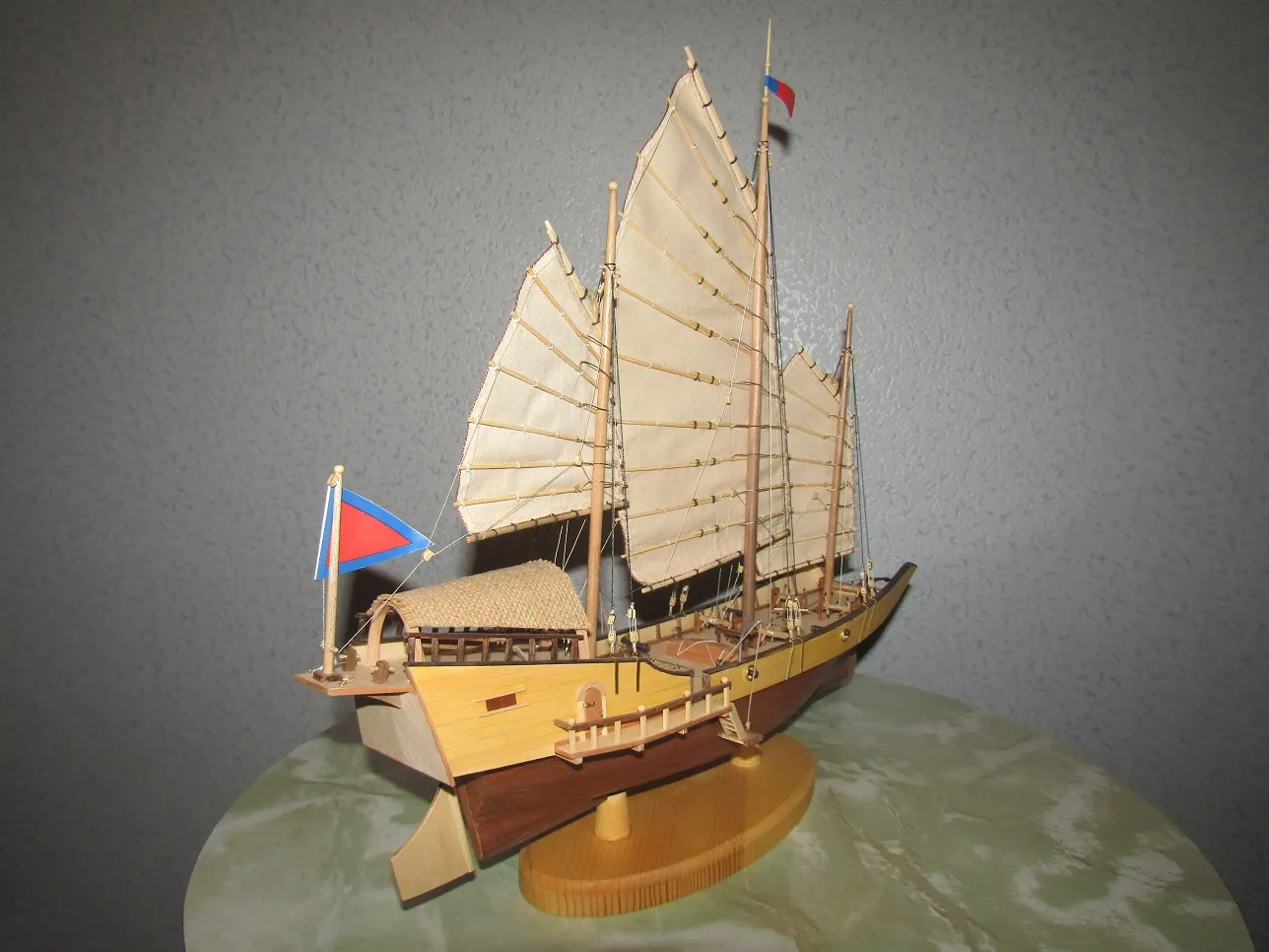 Модель корабля Red Dragon - Верфь на Столе