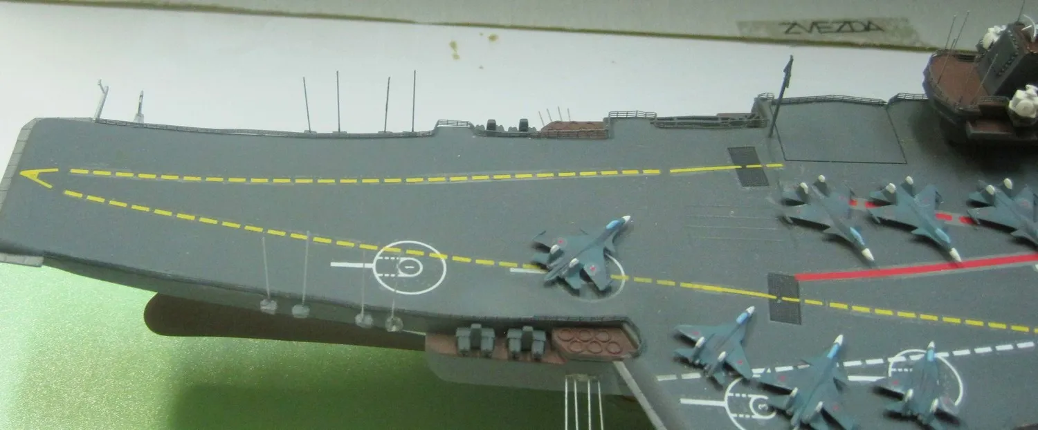 Модель корабля Авианесущий крейсер "Адмирал Кузнецов" - Верфь на Столе