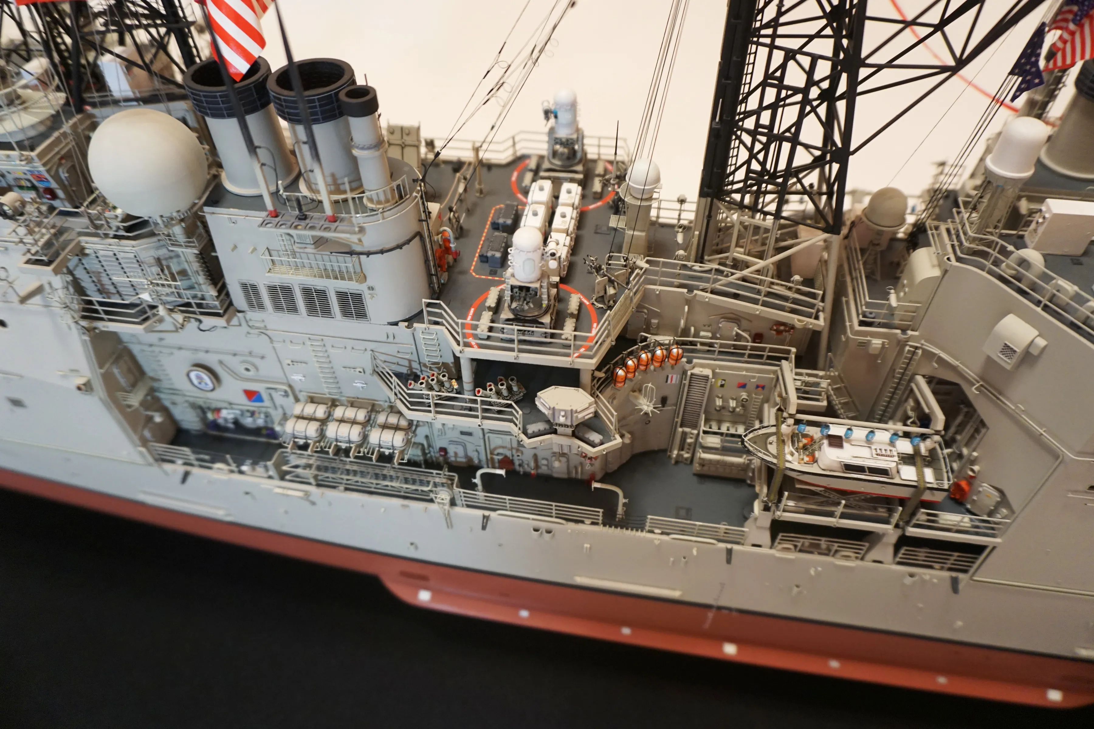 Модель корабля USS Vincennes (CG-49) - Верфь на Столе