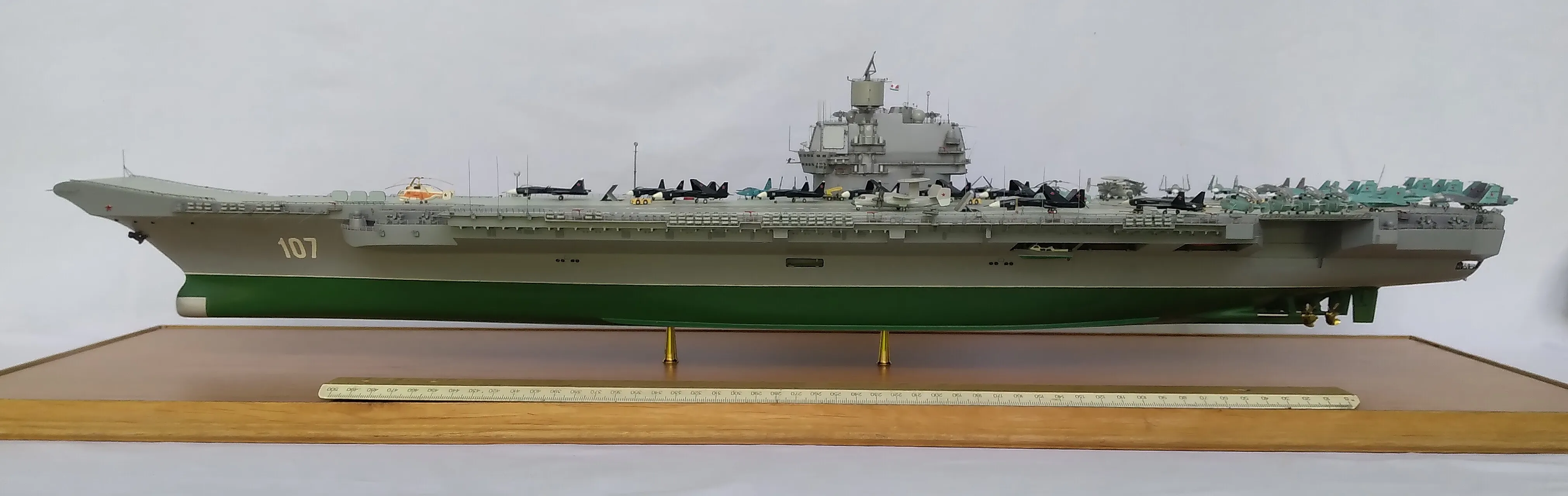 Модель корабля Авианесущий крейсер "Ульяновск" - Верфь на Столе