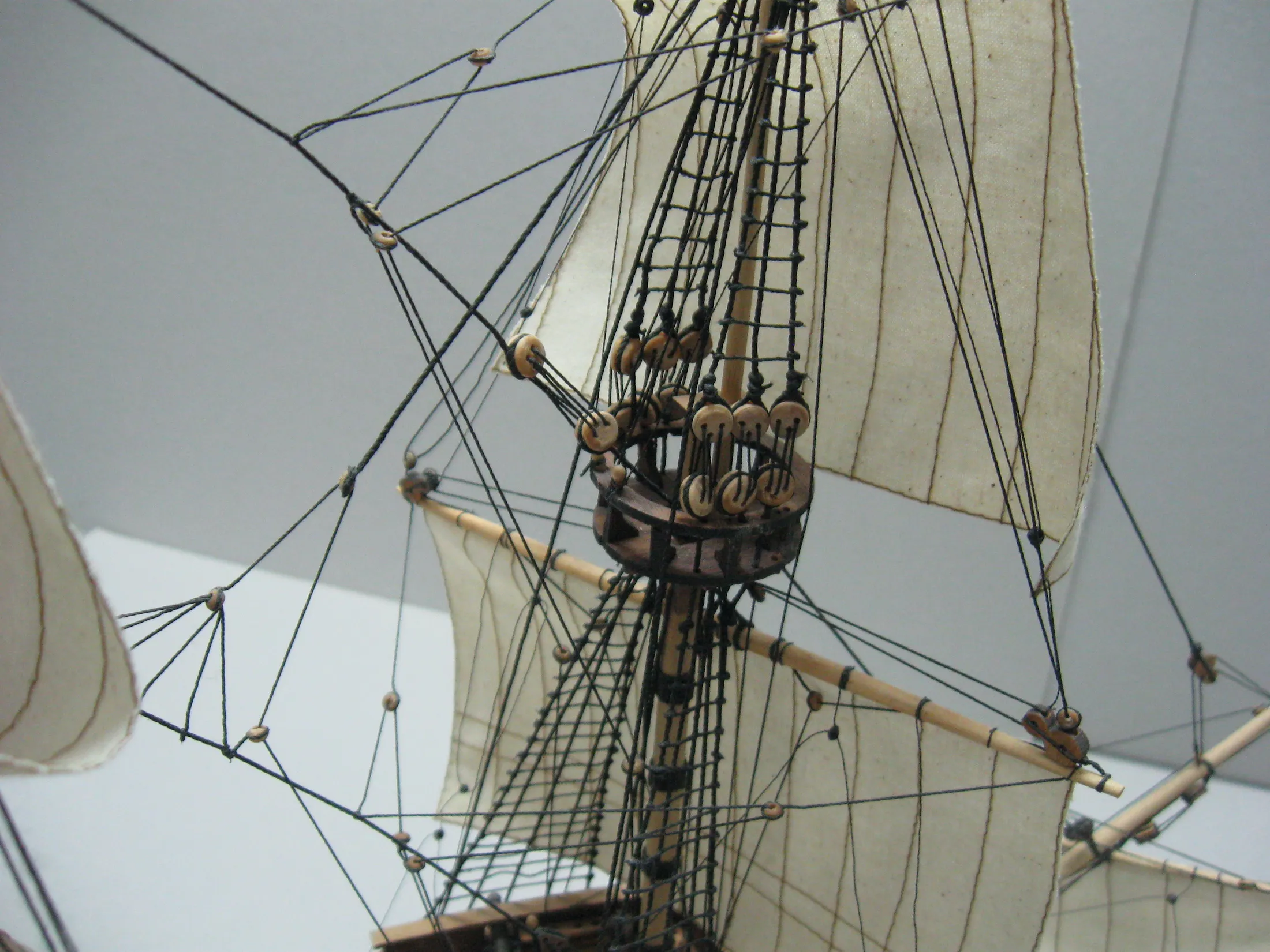 Модель корабля Галеон Золотая Лань - Верфь на Столе