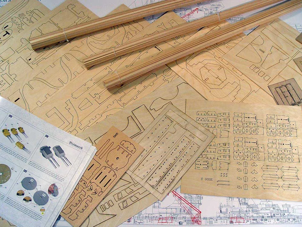 Линкор Bismarck (Бисмарк) + (Стартовый набор инструментов) Линкор Bismarck (Бисмарк) + (Стартовый набор инструментов)