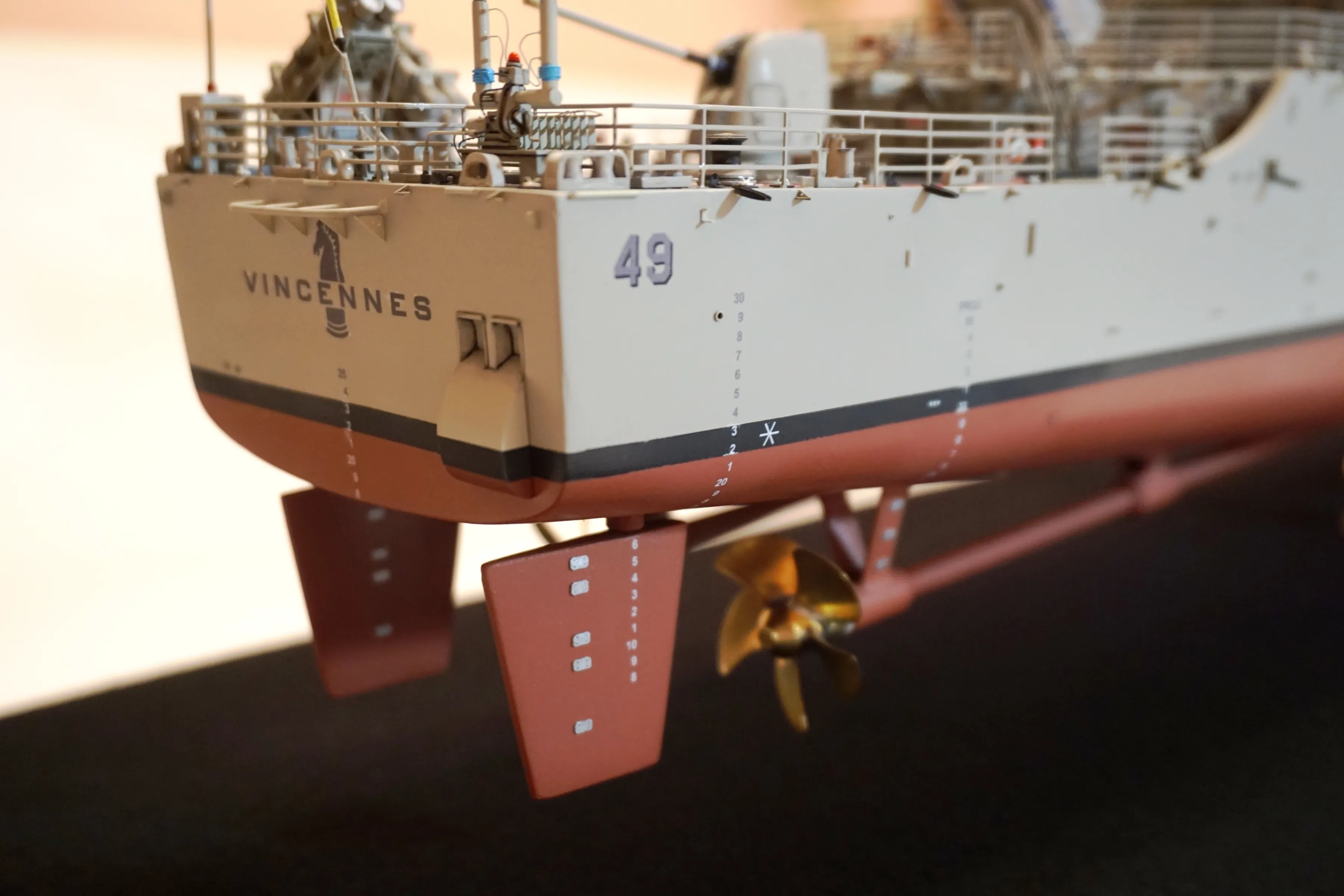 Модель корабля USS Vincennes (CG-49) - Верфь на Столе