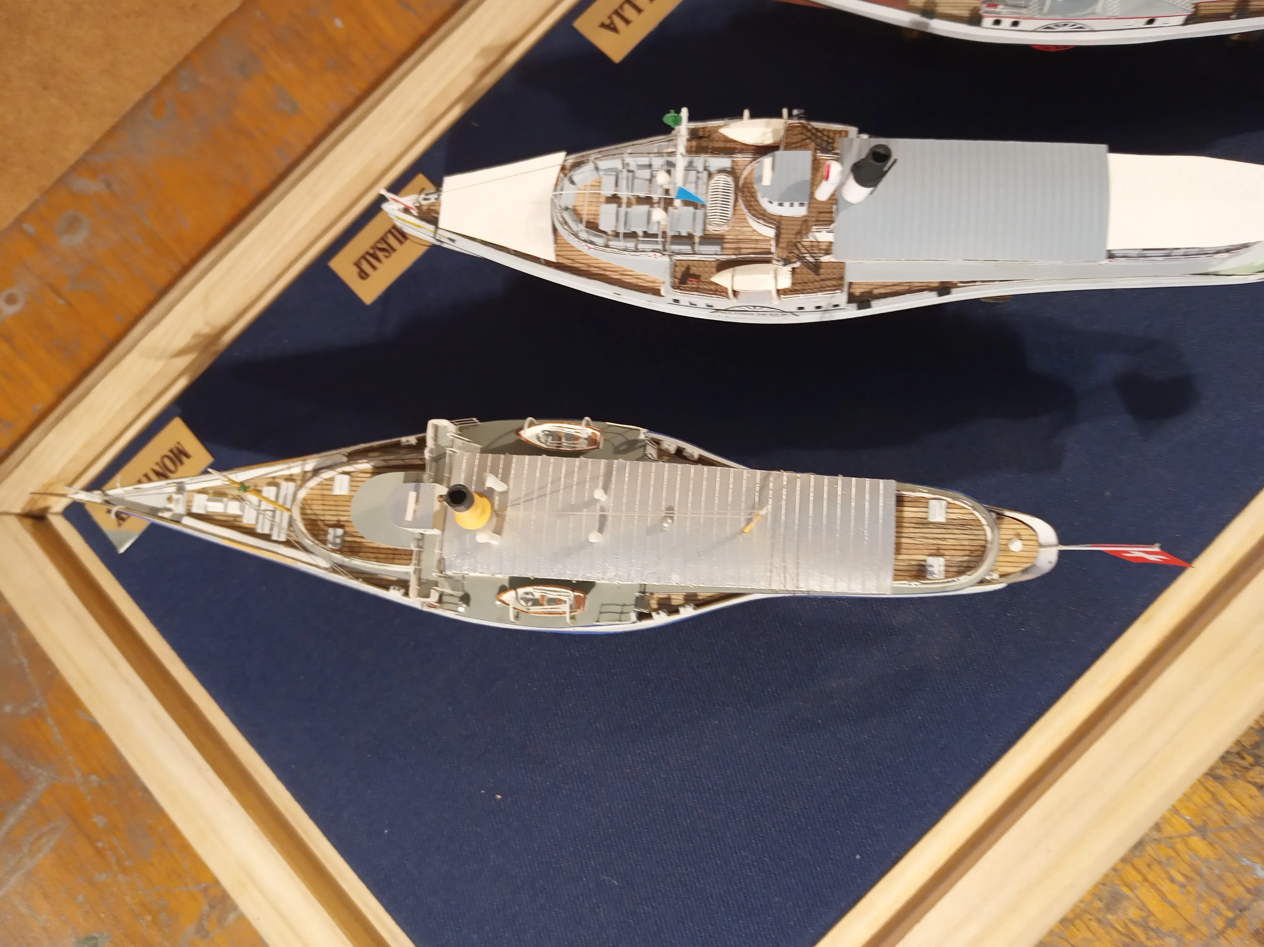 Модель корабля Колёсные пароходы Швейцарских озёр - Верфь на Столе