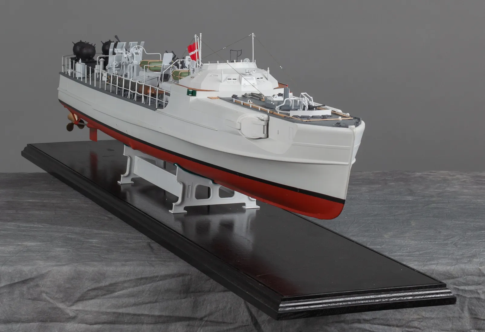 Модель корабля Schnellboot S-100 - Верфь на Столе