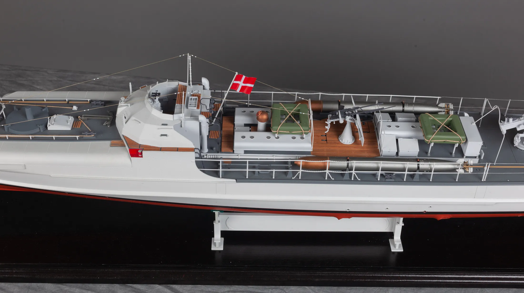 Модель корабля Schnellboot S-100 - Верфь на Столе