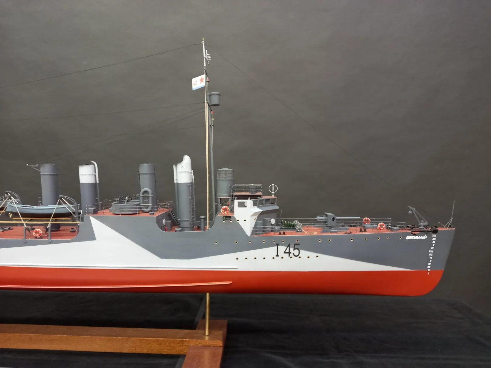 Модель корабля Деятельный - Верфь на Столе
