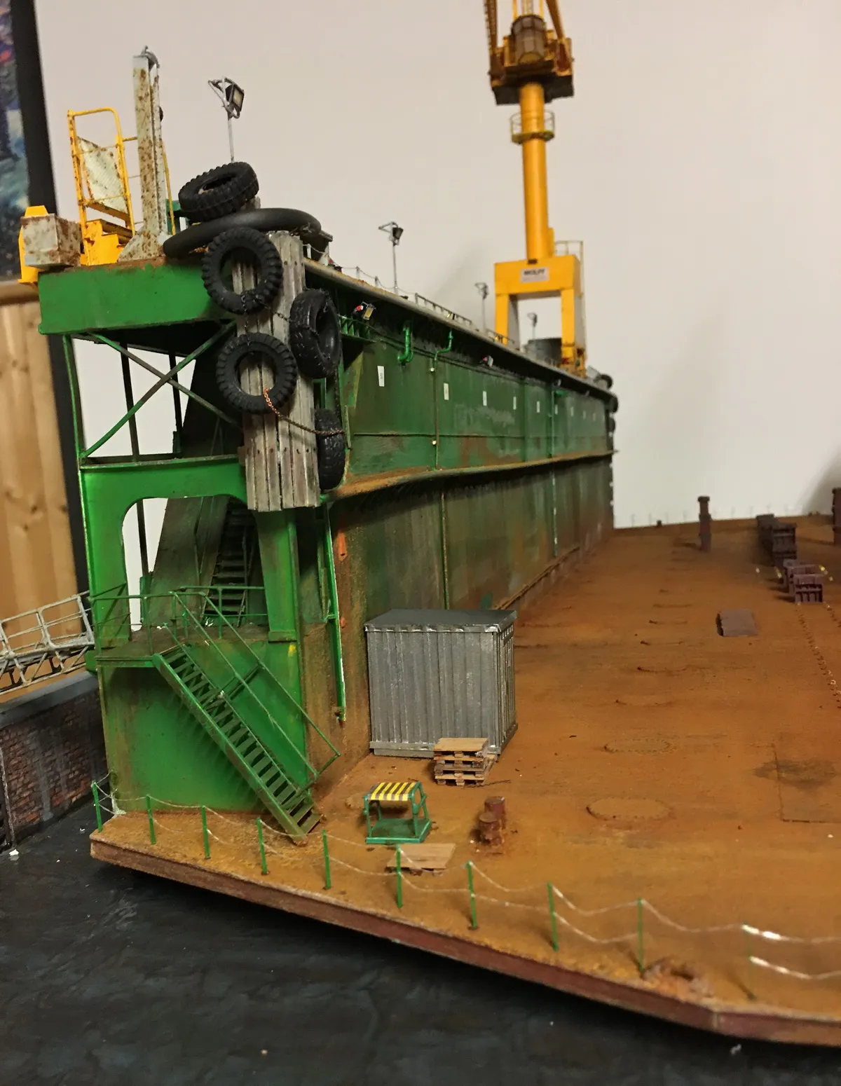 Модель корабля Drydock Lloyd ship yard - Верфь на Столе