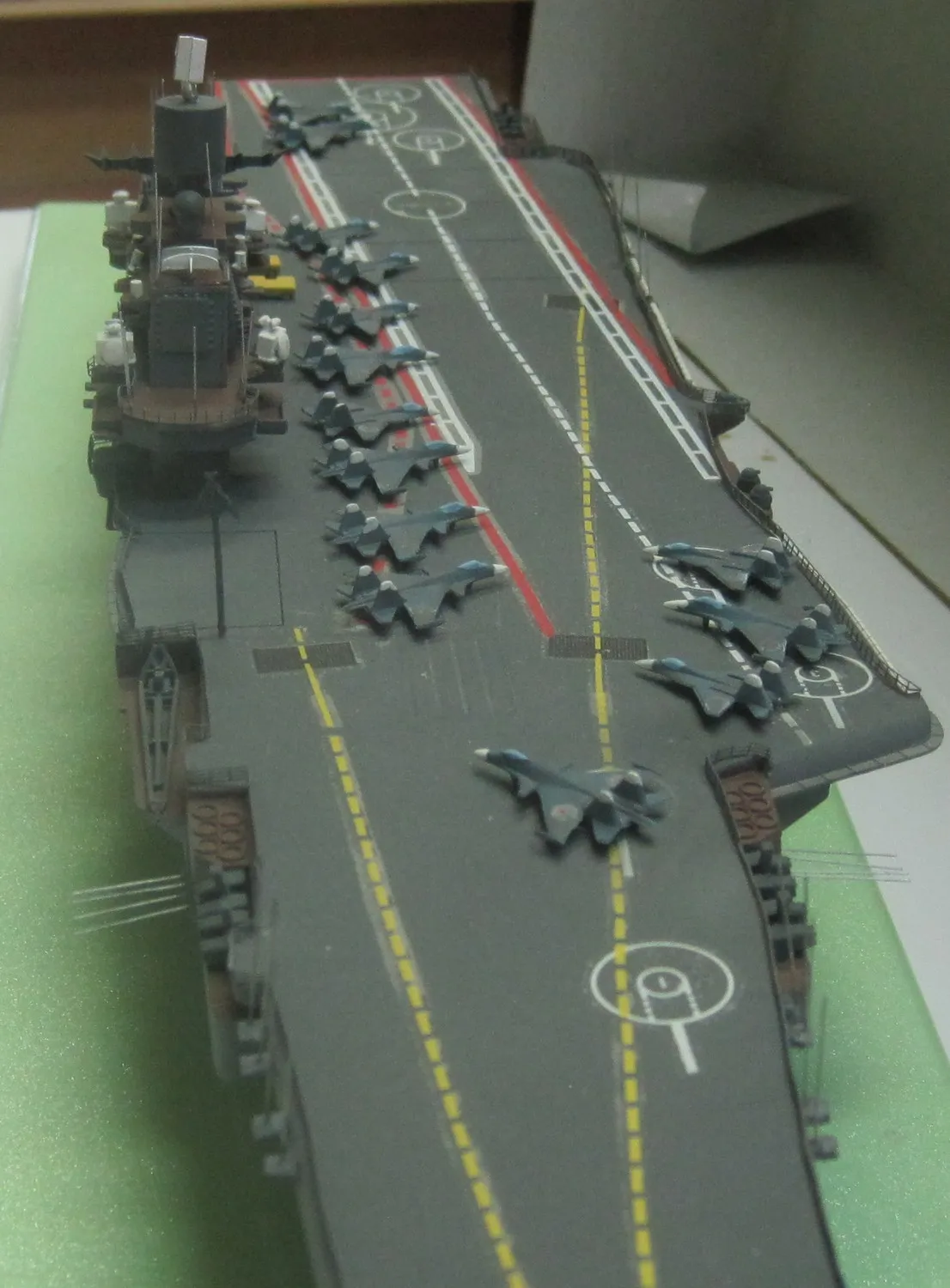 Модель корабля Авианесущий крейсер "Адмирал Кузнецов" - Верфь на Столе