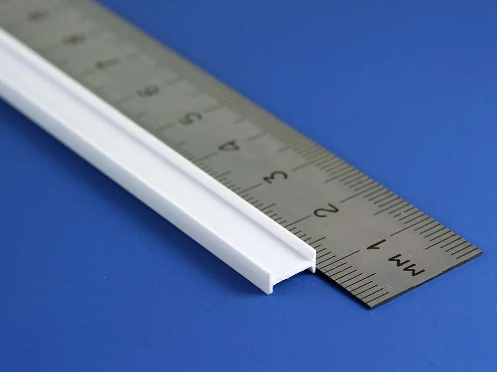 Двутавр пластиковый 7,9х3,4 мм, 2 шт/уп.