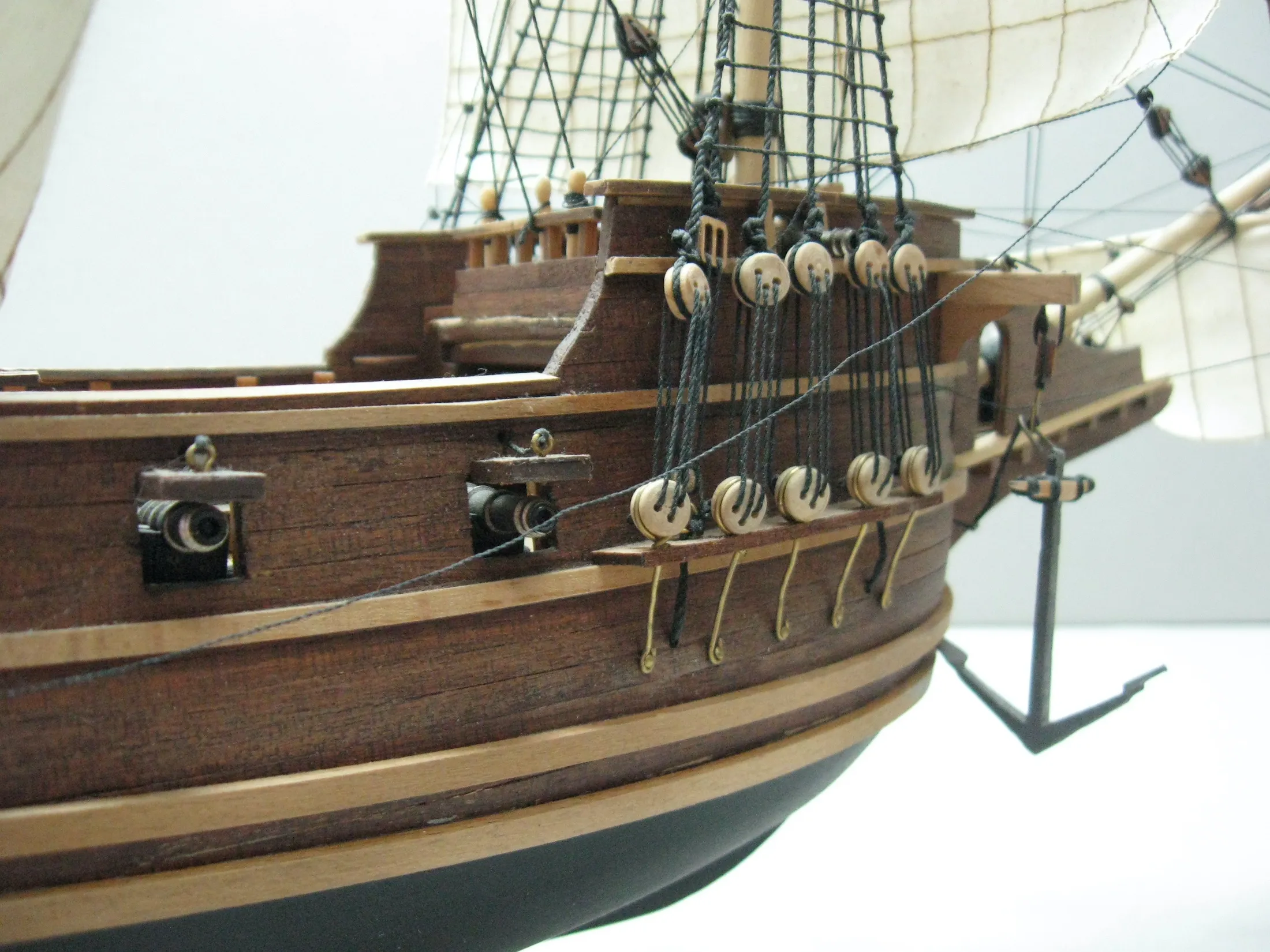 Модель корабля Галеон Золотая Лань - Верфь на Столе