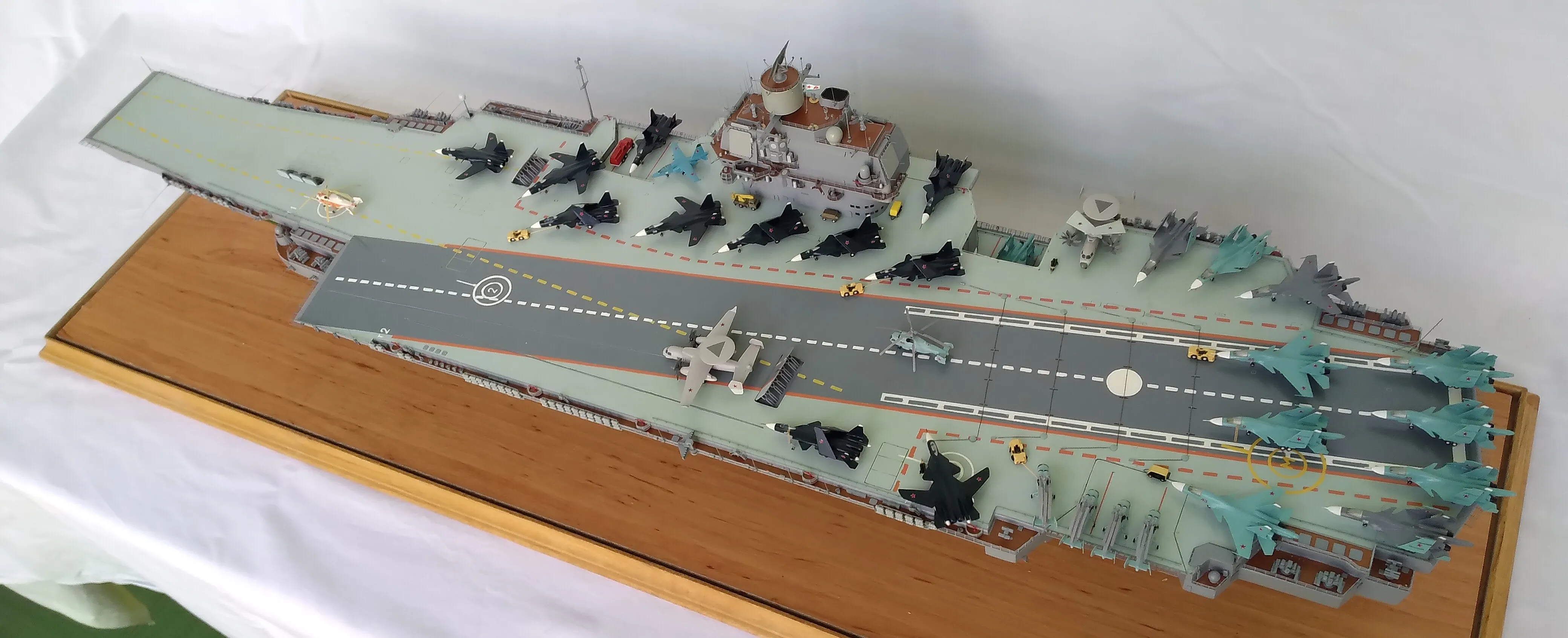Модель корабля Авианесущий крейсер "Ульяновск" - Верфь на Столе