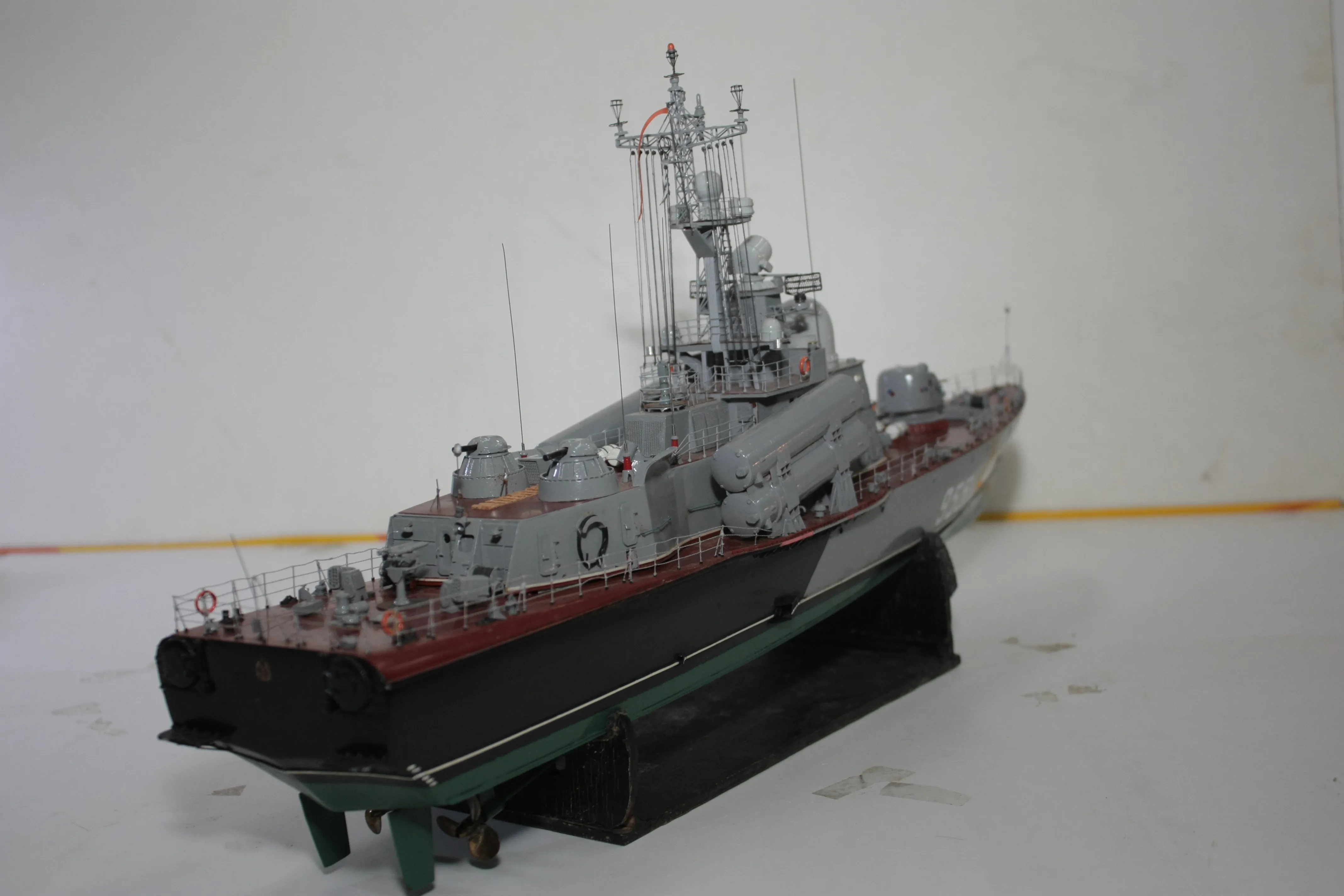 Модель корабля Большой ракетный катер "МОЛНИЯ" пр.1241.1 - Верфь на Столе