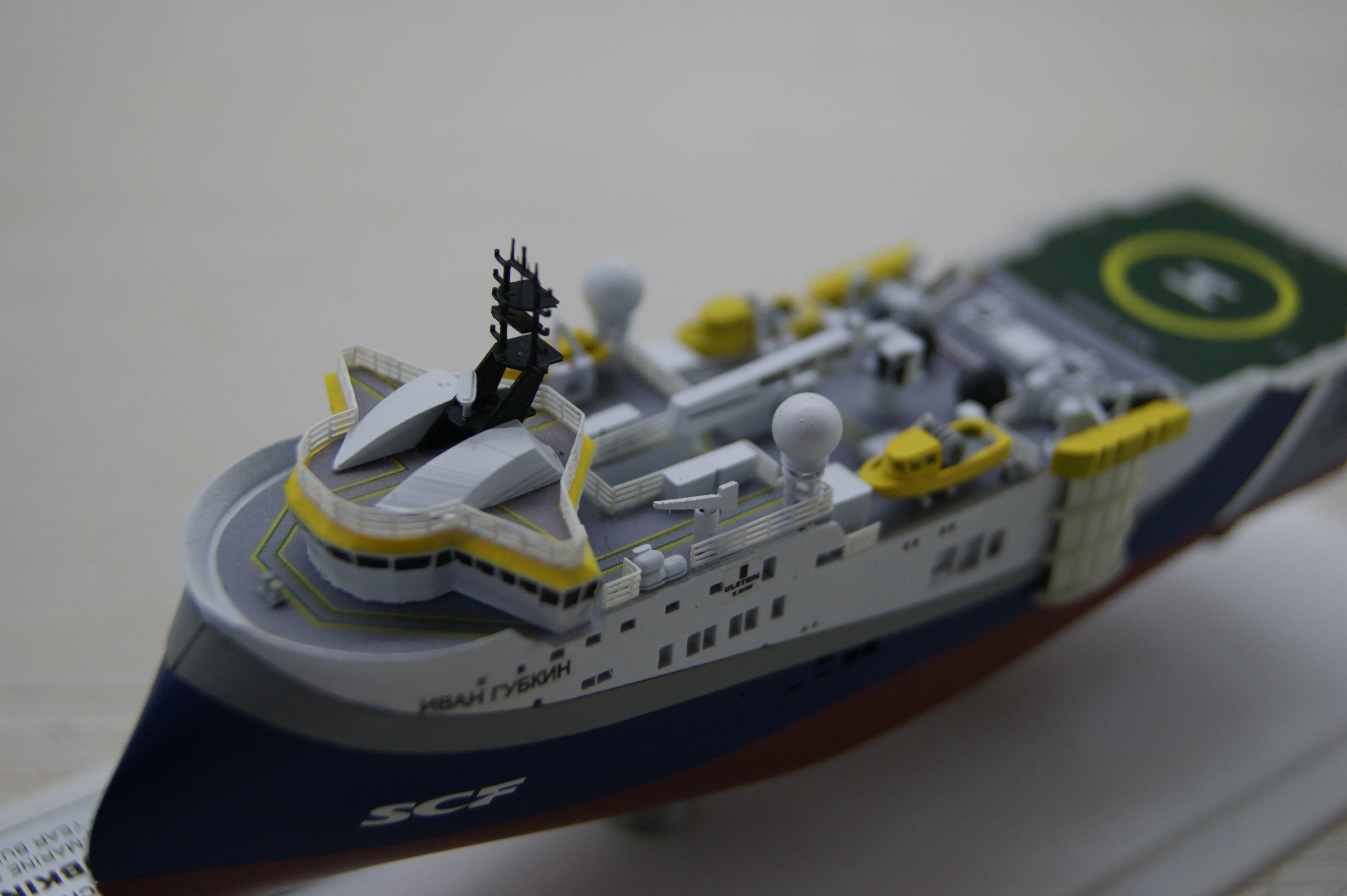 Модель корабля Научно-исследовательское судно «Иван Губкин»  - Верфь на Столе