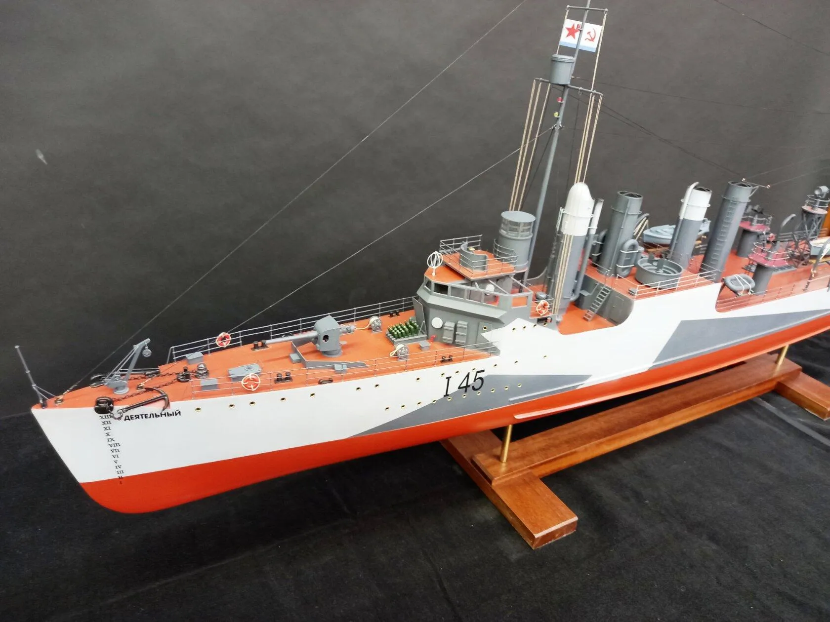 Модель корабля Деятельный - Верфь на Столе