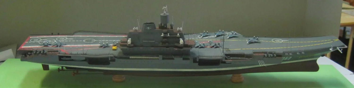 Модель корабля Авианесущий крейсер "Адмирал Кузнецов" - Верфь на Столе