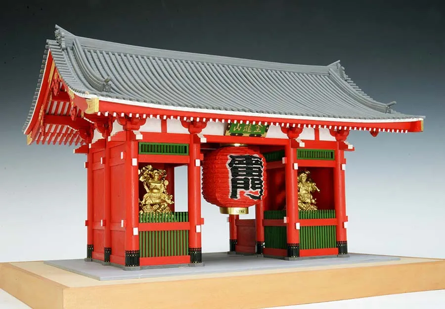 Главные ворота Senso-Ji Kaminarimon Главные ворота Senso-Ji Kaminarimon