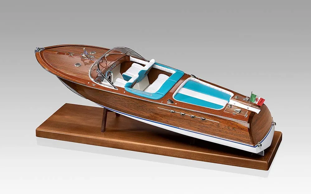 Сборная модель моторной лодки Riva Aquarama 1970