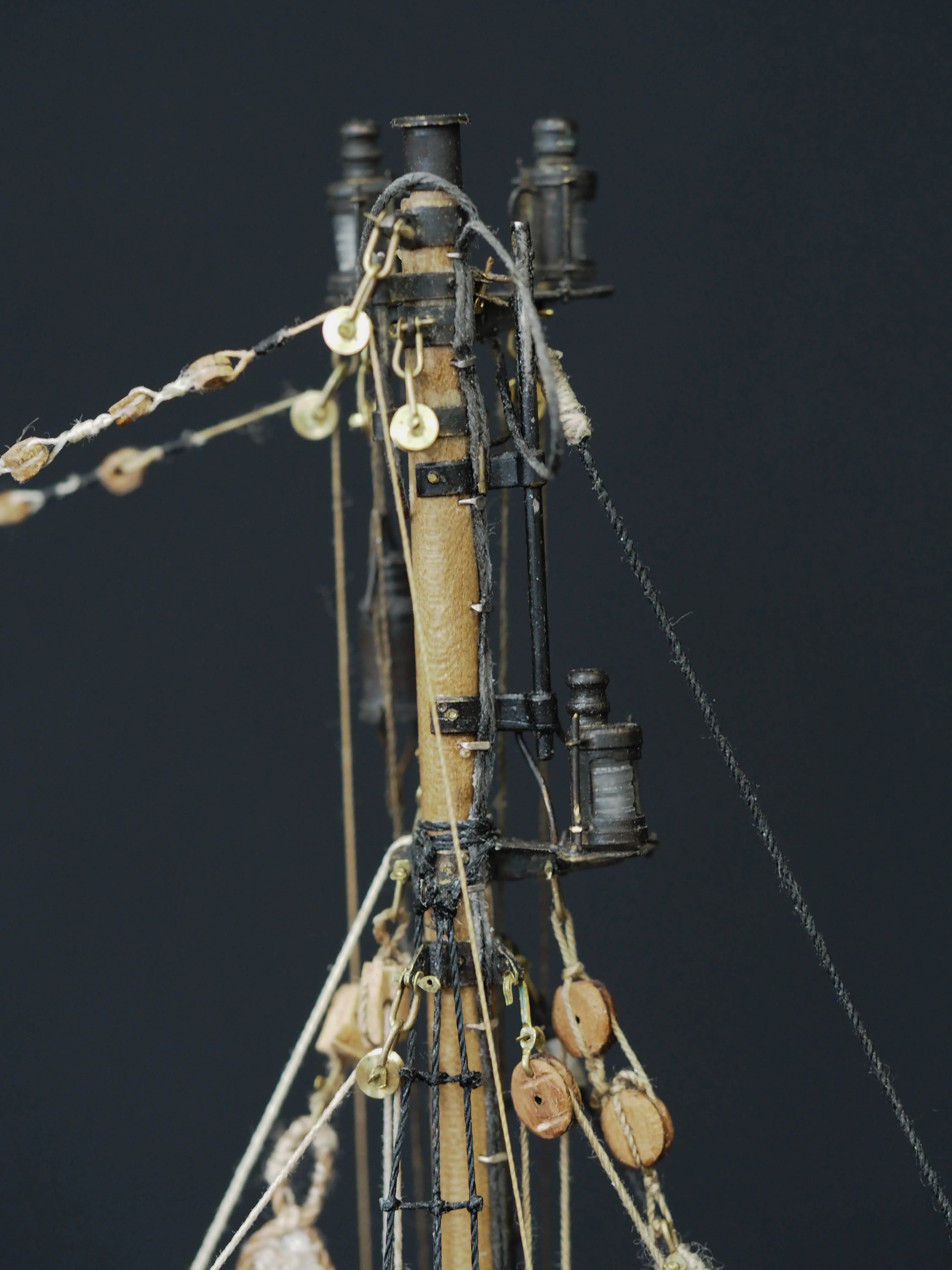 Модель корабля 17 метровый траловый рыболовный бот ГДР - Верфь на Столе