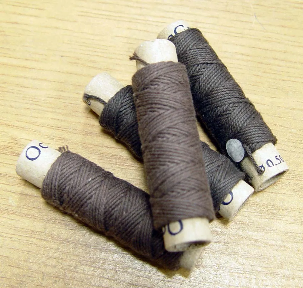 Нить для моделей Occre, коричневая, 0,15мм х 25м