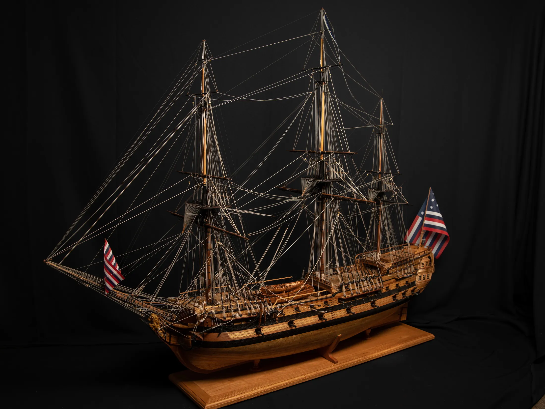 Модель корабля Bonhomme Richard - Верфь на Столе