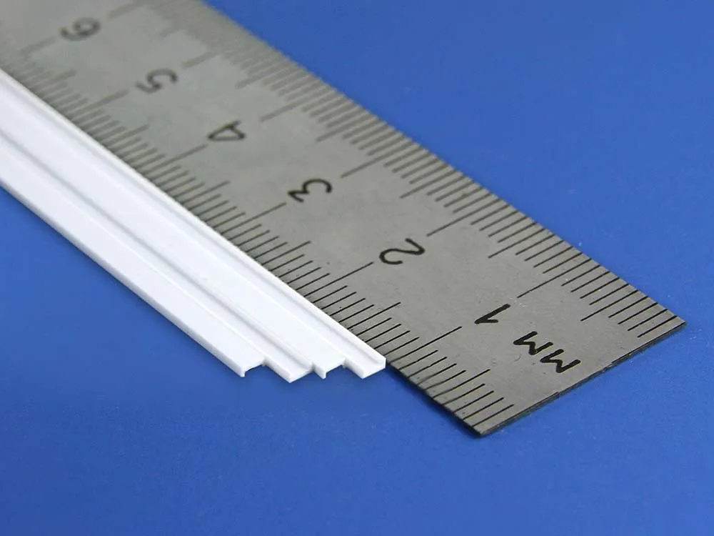 Швеллер пластиковый 2х1 мм, 4 шт/уп.