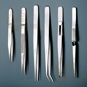 Набор из шести пинцетов
