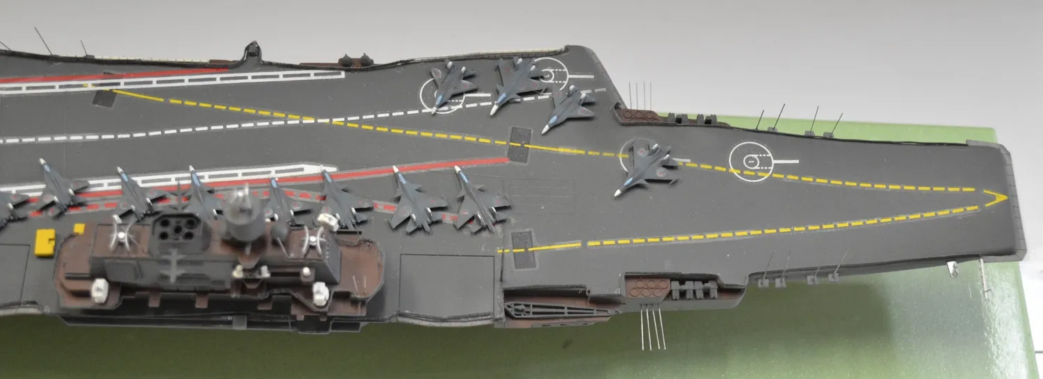 Модель корабля Авианесущий крейсер "Адмирал Кузнецов" - Верфь на Столе