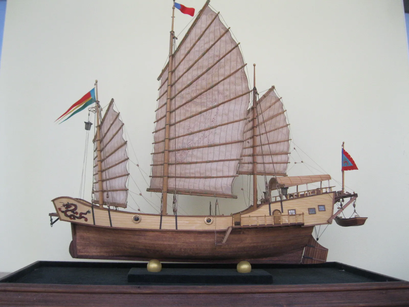 Модель корабля Джонка „RED DRAGON“  - Верфь на Столе